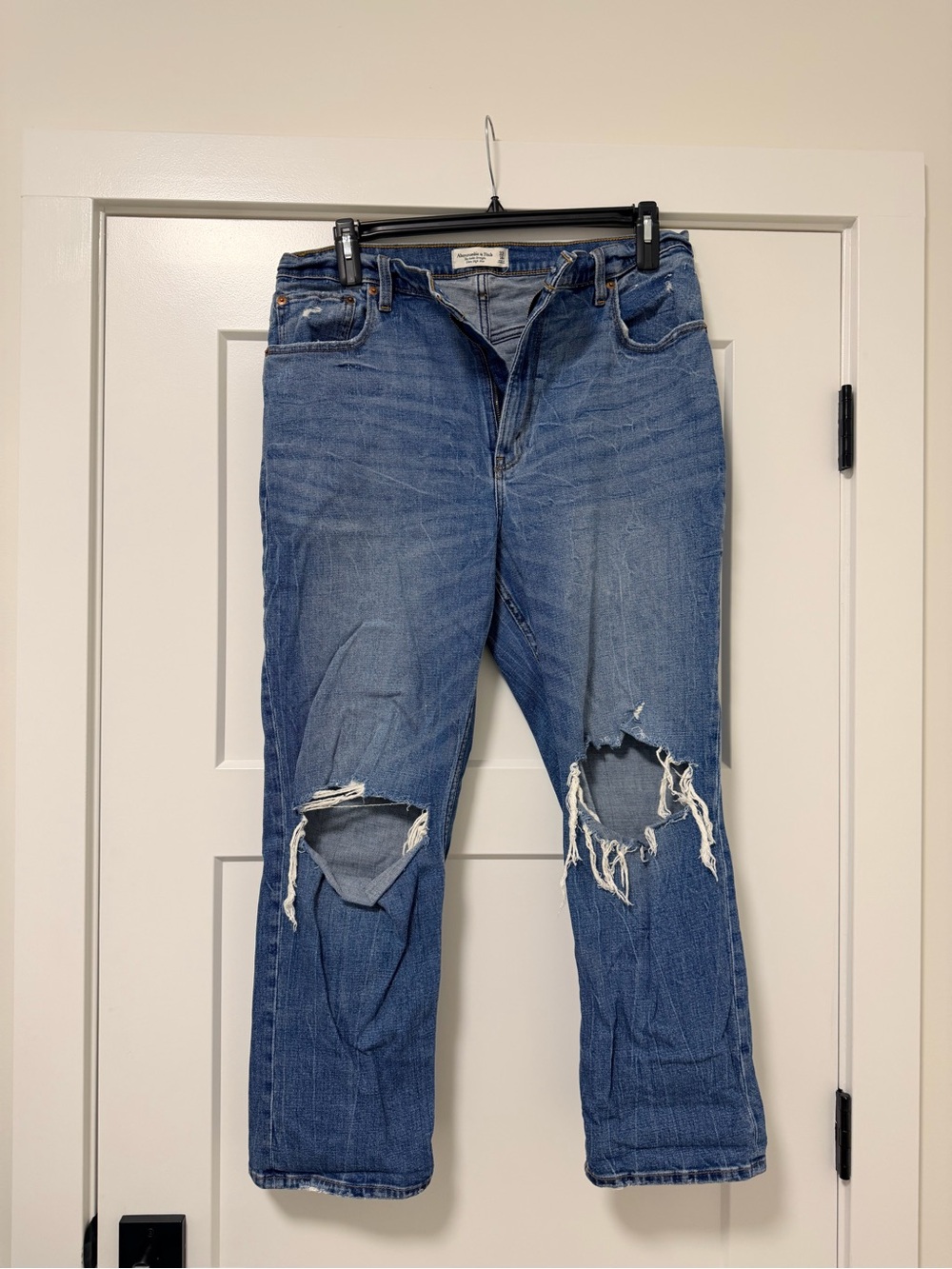 Abercrombie  Distressed Blue Denim Jeans size 33